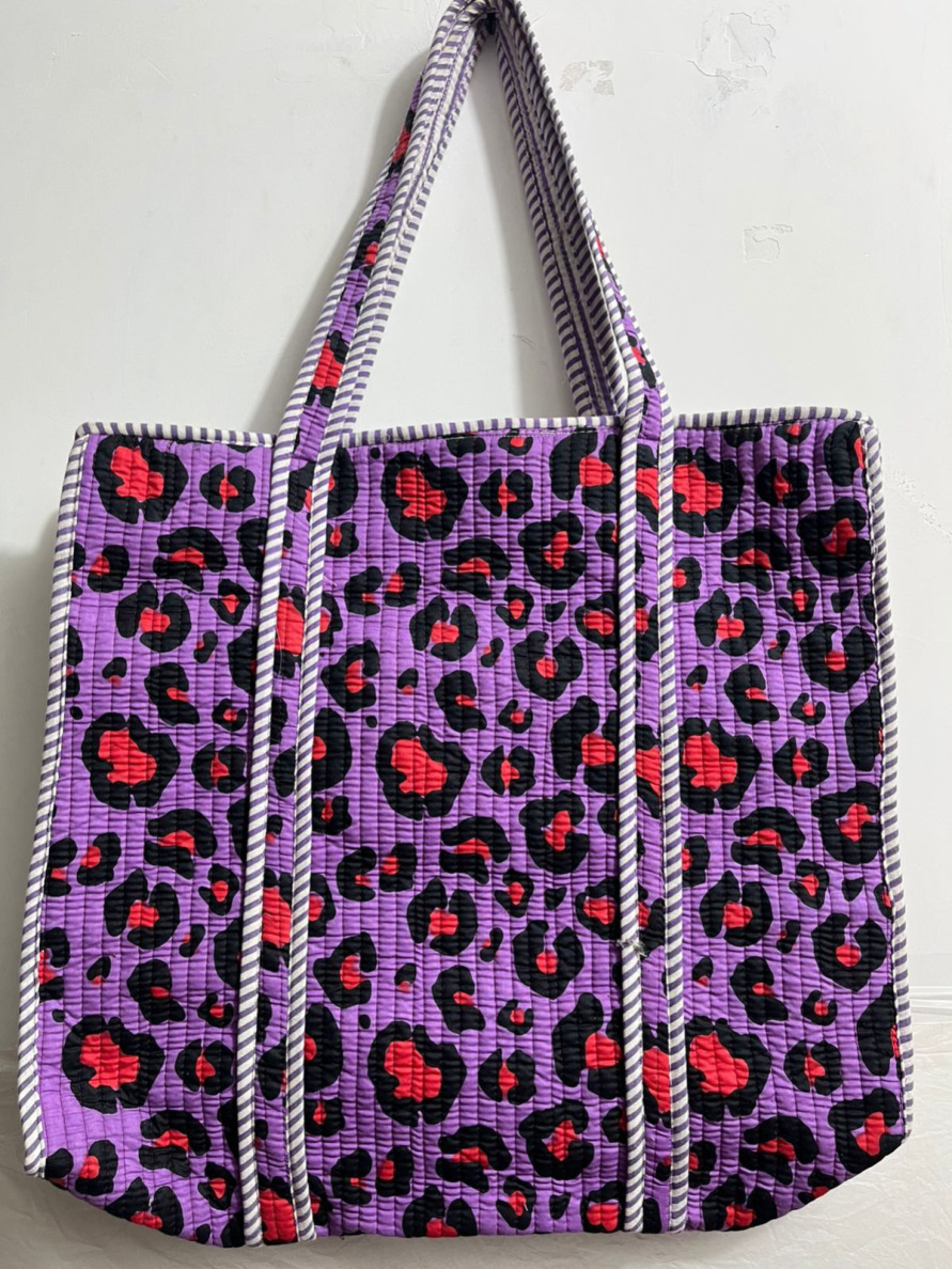 Bag 01: leopard spots on violet