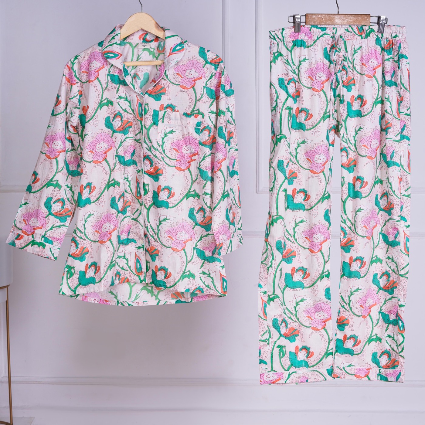Lilly: the shirt and trousers, front